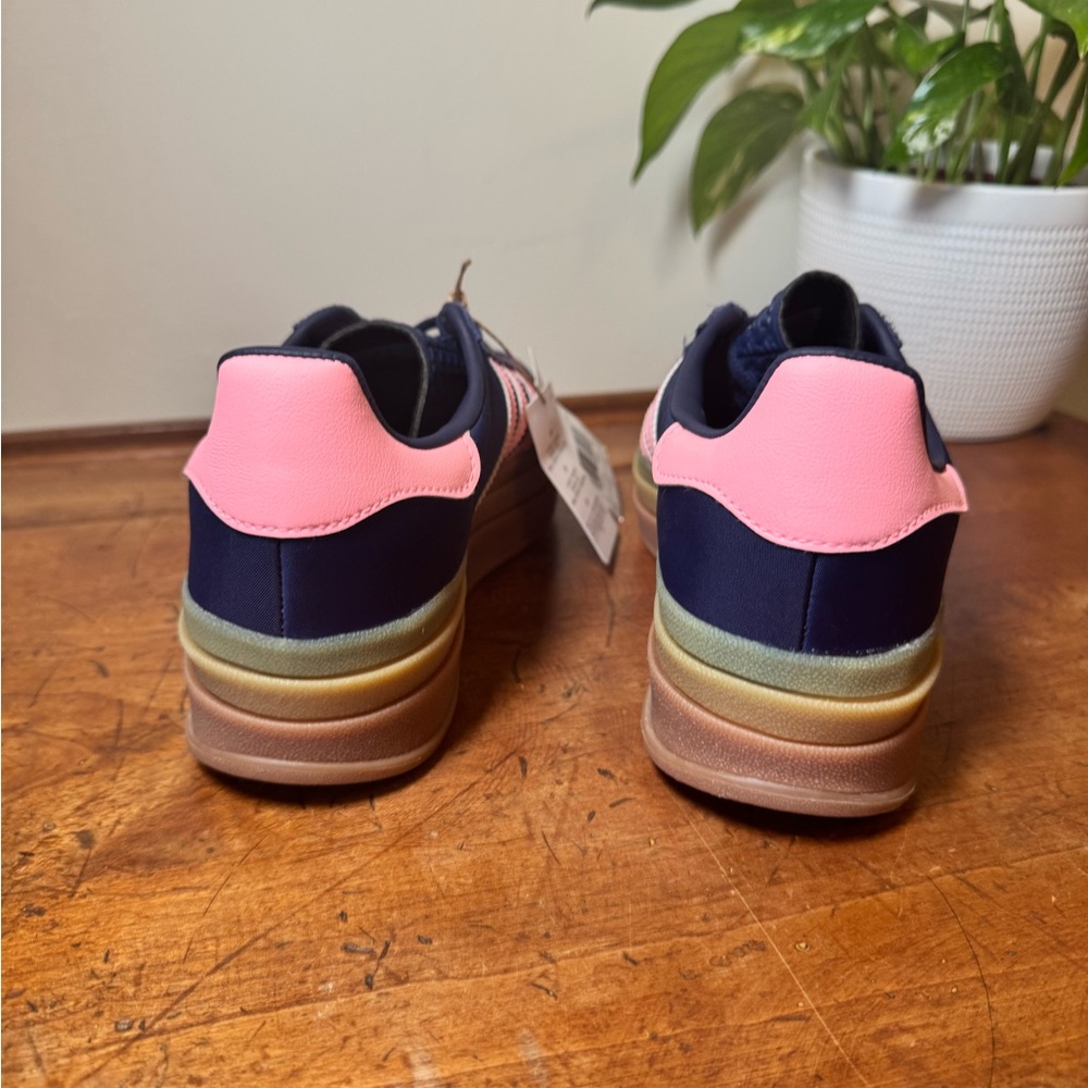 NWT Adidas Women's Blue and Pink Sneakers, Size 7.5 - Picture 9 of 10